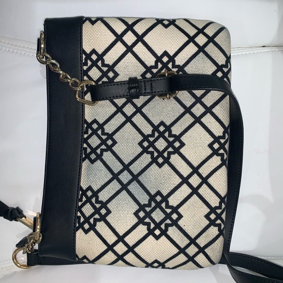 Crossbody - Picture 4 of 4